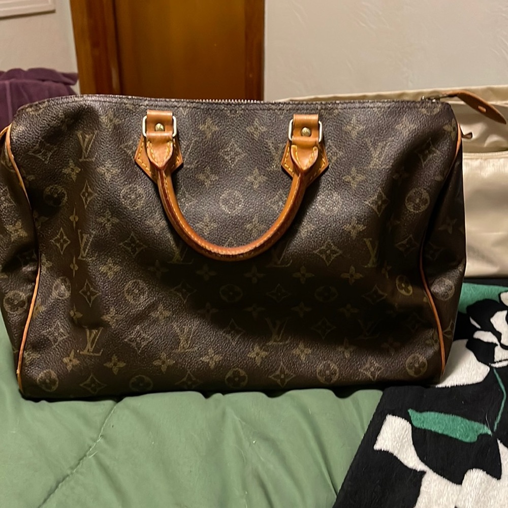 Authentic Louis Vuitton monogram speedy 35 - Picture 1 of 16